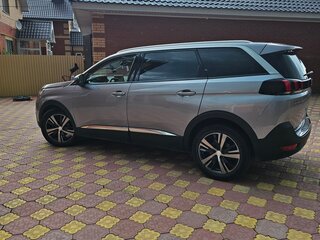 2020 Peugeot 5008 II Рестайлинг, серый, 2350000 рублей, вид 3