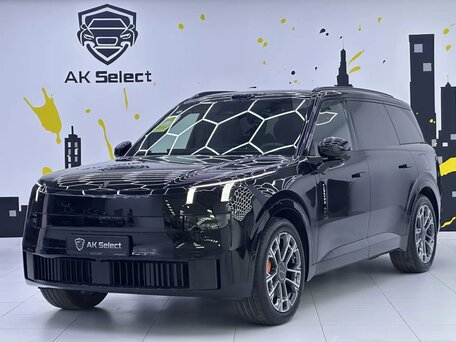 Lynk & Co 900