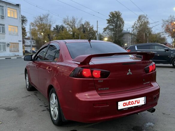2008 Mitsubishi Lancer X, красный, 780000 рублей - вид 3