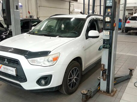 2014 Mitsubishi ASX I Рестайлинг, белый, 740000 рублей, вид 1