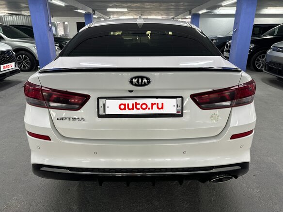 2019 Kia Optima IV Рестайлинг, белый, 1875000 рублей - вид 5
