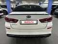 2019 Kia Optima IV Рестайлинг, белый, 1875000 рублей - вид 5