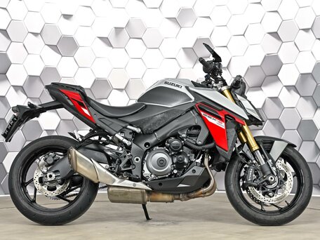 2025 Suzuki GSX-S 1000, серебристый, 1299000 рублей, вид 3