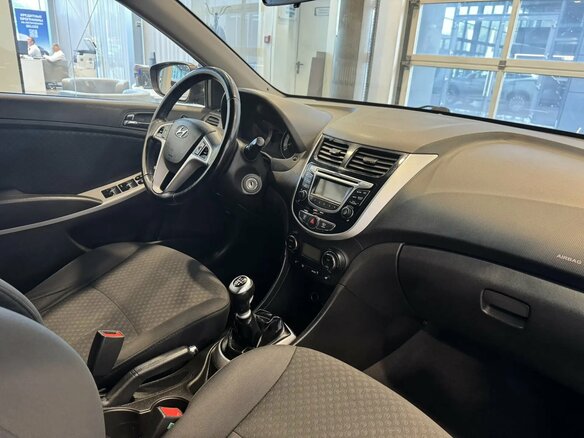 2011 Hyundai Solaris I, чёрный - вид 7