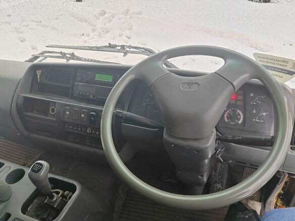 1996 Fuso (Mitsubishi) Fighter, жёлтый, 1900000 рублей - вид 8