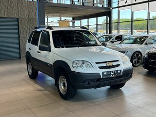 2014 Chevrolet Niva I Рестайлинг, белый, 630000 рублей, вид 3