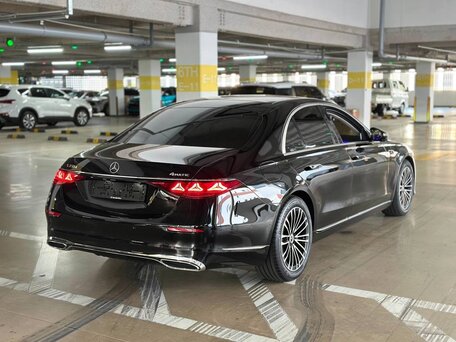 2026 Mercedes-Benz S-Класс 350 d 4MATIC VII (W223) Рестайлинг, чёрный, 18000000 рублей, вид 3