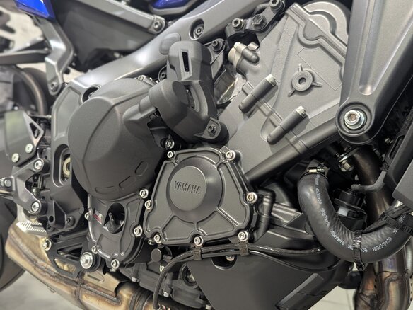 2024 Yamaha MT-09 (FZ-09), синий, 1340510 рублей - вид 4