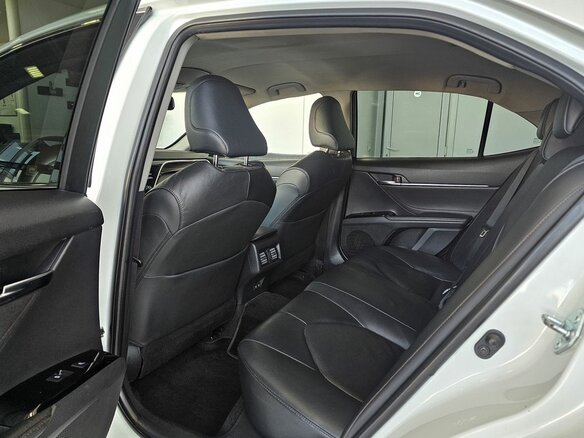 2019 Toyota Camry VIII (XV70), белый, 2530000 рублей - вид 16