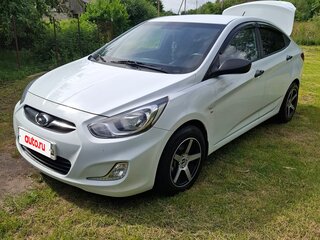 2014 Hyundai Solaris I Рестайлинг, белый, 850000 рублей, вид 1