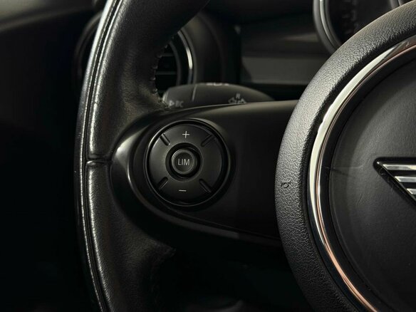 2019 Mini Hatch Cooper III (F55/F56) Рестайлинг, синий, 1749000 рублей - вид 24