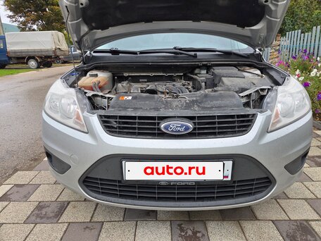 2011 Ford Focus II Рестайлинг, серебристый, 570000 рублей, вид 2