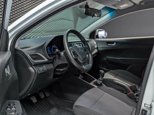 2019 Hyundai Solaris II, белый, 999000 рублей - вид 8
