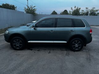 2006 Volkswagen Touareg I, серый, 930000 рублей, вид 3