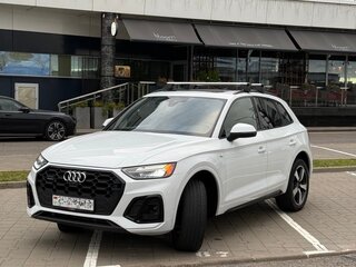 2023 Audi Q5 45 TFSI II (FY) Рестайлинг, белый, 2990000 рублей, вид 4