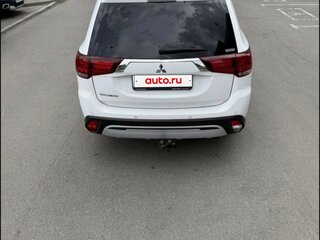 2021 Mitsubishi Outlander III Рестайлинг 3, белый, 3500000 рублей, вид 4