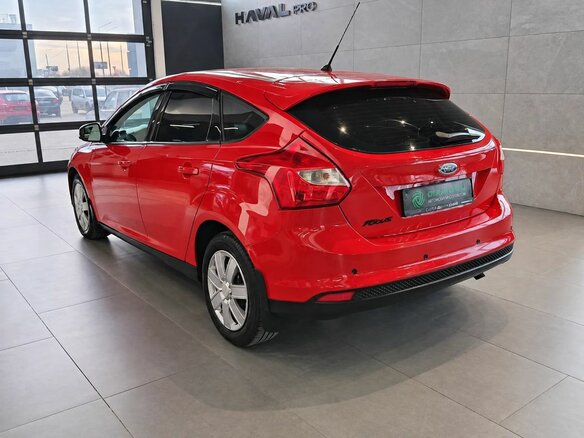 2011 Ford Focus III, красный, 599000 рублей - вид 5