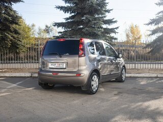 2013 Nissan Note I Рестайлинг, коричневый, 700000 рублей, вид 4