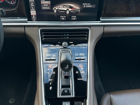 2017 Porsche Panamera 4 II, коричневый, 5250000 рублей - вид 15