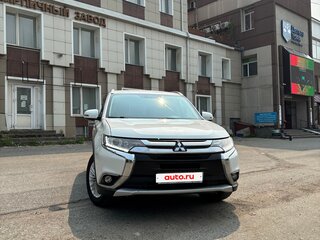 2015 Mitsubishi Outlander III Рестайлинг 2, белый, 1850000 рублей, вид 5