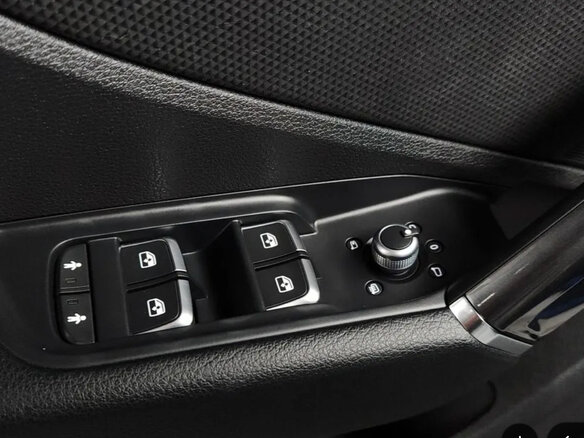 2023 Audi Q2 35 TDI I Рестайлинг, белый, 2890000 рублей - вид 25
