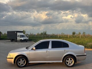 2002 Skoda Octavia I (A4) Рестайлинг, серебристый, 340000 рублей, вид 4