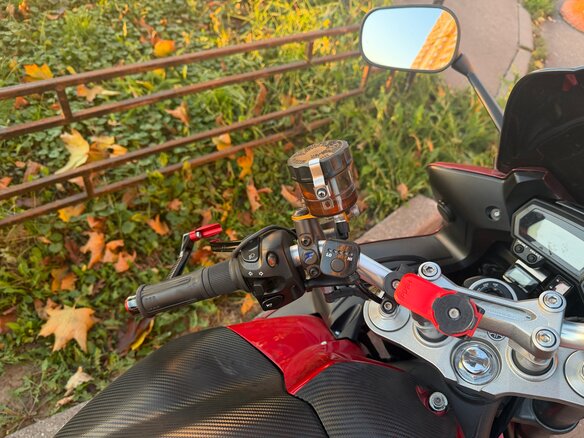 2012 Yamaha FZ1, красный, 570000 рублей - вид 9