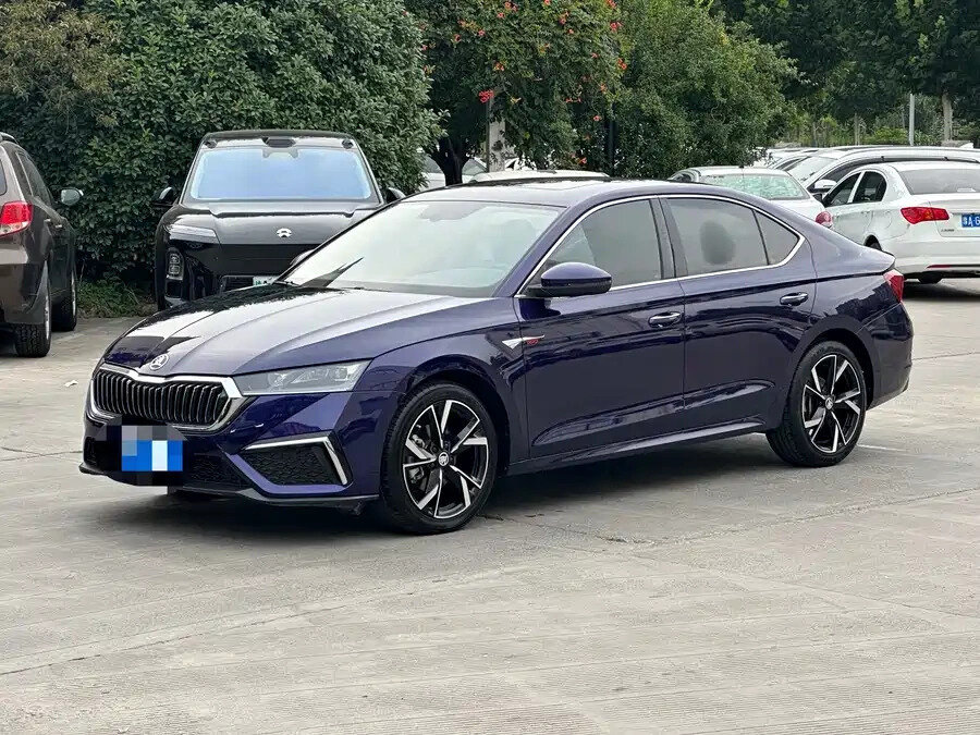 Открыть фотографии: Skoda Octavia IV (A8)