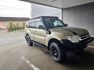 2017 Mitsubishi Pajero IV Рестайлинг 2, золотистый, 3350000 рублей, вид 3