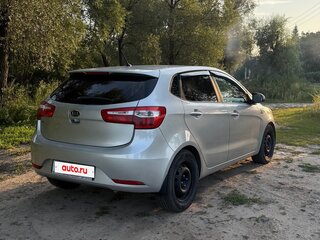 2012 Kia Rio 4-speed III, серебристый, 780000 рублей, вид 2