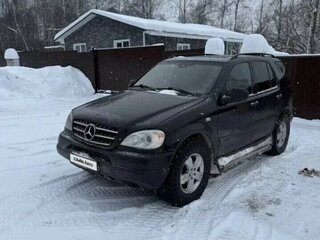 1998 Mercedes-Benz M-Класс 320 I (W163), чёрный, 230000 рублей, вид 2