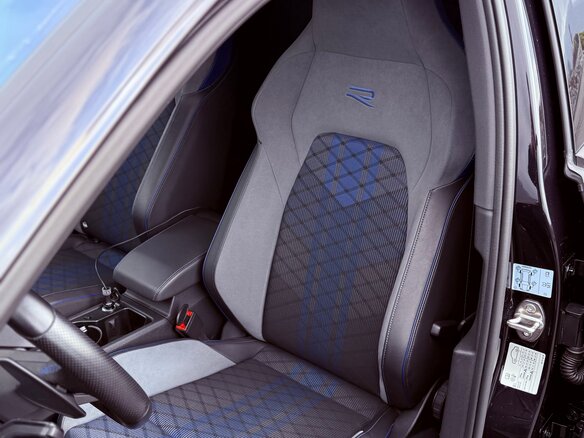 2021 Volkswagen Golf R VIII, чёрный - вид 6