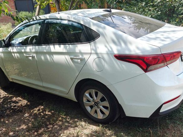 2018 Hyundai Solaris II, белый, 1070000 рублей - вид 7