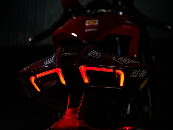 2026 Ducati Panigale V4, красный, 14000000 рублей - вид 24