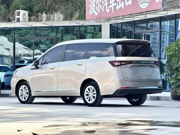2022 Wuling Jiachen, бежевый, 1282000 рублей - вид 3