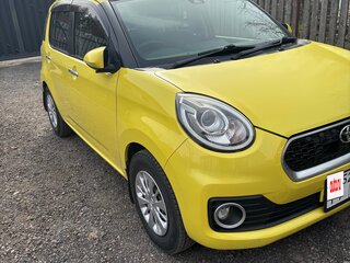 2017 Toyota Passo III, жёлтый, 930000 рублей, вид 2