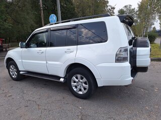 2014 Mitsubishi Pajero IV Рестайлинг 1, белый, 2100000 рублей, вид 4