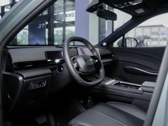 2026 Omoda C7, зелёный, 3099000 рублей - вид 26