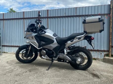 2012 Honda VFR 1200X (Crosstourer), серебристый, 900000 рублей, вид 4