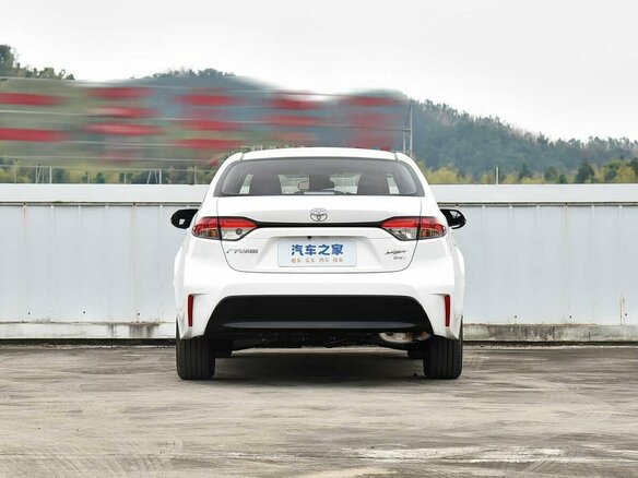 2025 Toyota Levin XII (E210) Рестайлинг, белый, 2250000 рублей - вид 3