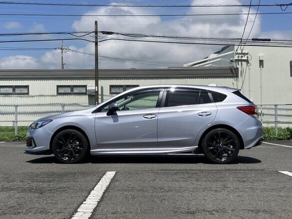 2022 Subaru Impreza V Рестайлинг, серебристый - вид 4