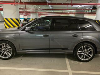 2021 Audi Q7 45 TDI II (4M) Рестайлинг, серый, 7790000 рублей, вид 4