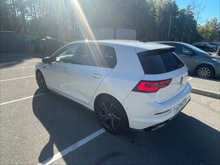 2022 Volkswagen Golf VIII, белый, 2900000 рублей, вид 3