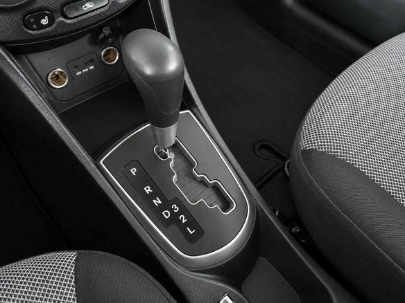 2012 Hyundai Solaris I, серебристый, 825000 рублей - вид 11