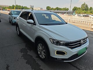 2023 Volkswagen T-Roc I Рестайлинг, белый, 1600000 рублей, вид 2