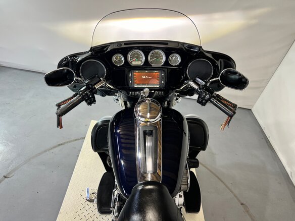 2015 Harley-Davidson Electra Glide, серебристый, 899000 рублей - вид 19