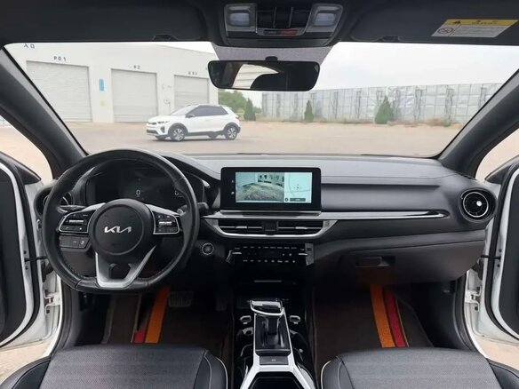 2023 Kia K3 II (China Market) Рестайлинг, белый, 1800000 рублей - вид 7