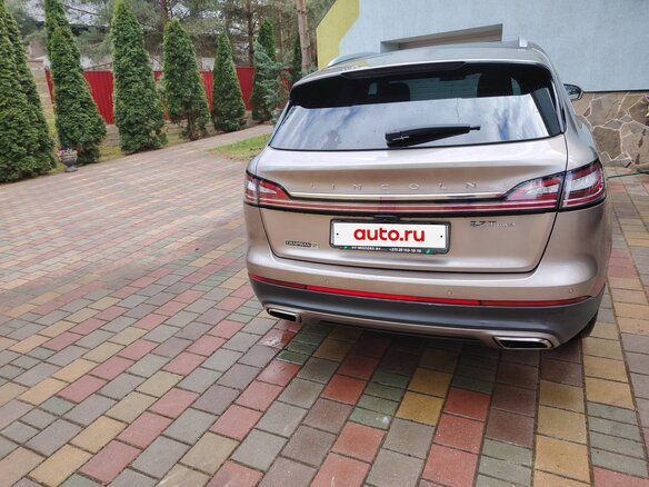 2020 Lincoln Nautilus I, коричневый, 2200000 рублей - вид 2
