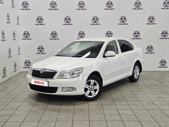 2013 Skoda Octavia II (A5) Рестайлинг, белый, 995000 рублей
