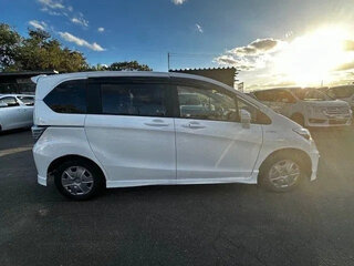 2015 Honda Freed I Рестайлинг 2, белый, 855000 рублей, вид 4